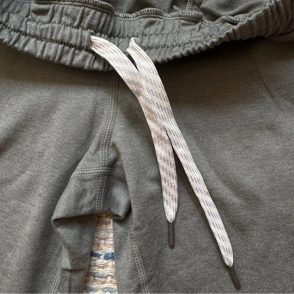 NWT Vuori Boyfriend Jogger in Laurel Heather Green Size X-Small - Picture 7 of 11